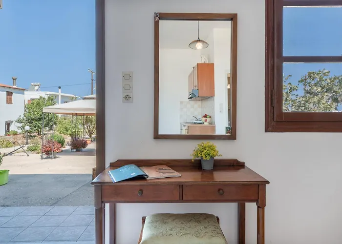 Frantzis 3 Nisyros *